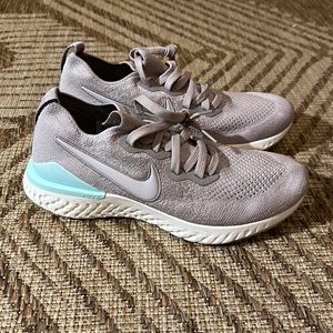 BRAND NEW! Women’s Sneakers! Nike Epic React FlyKnit 2 “Moon Particle”